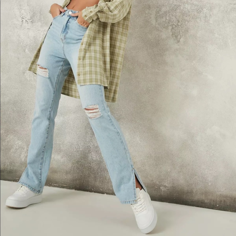 Highwaisted Distressed Split Side Straight Jeans